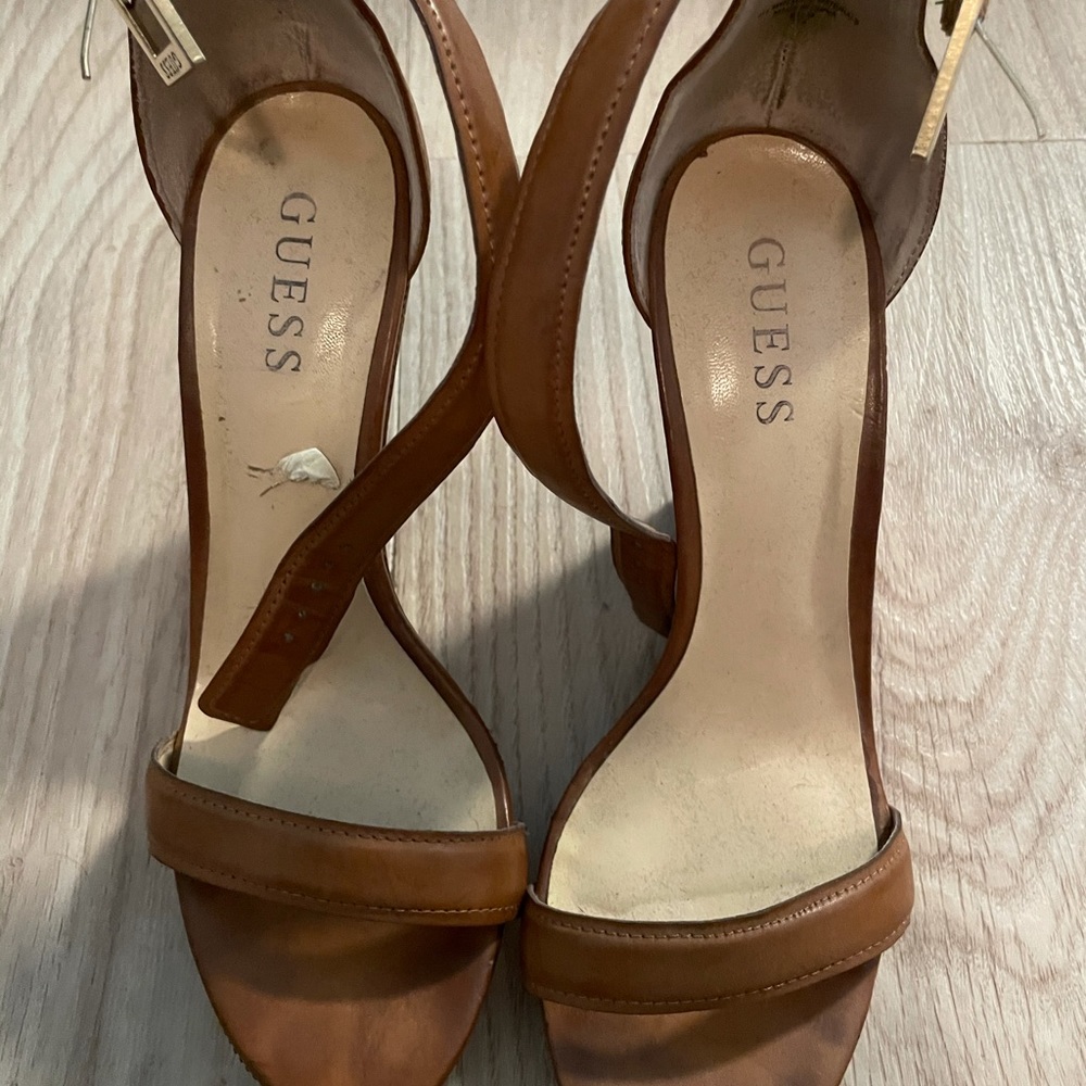 USED Guess Tan Wedges